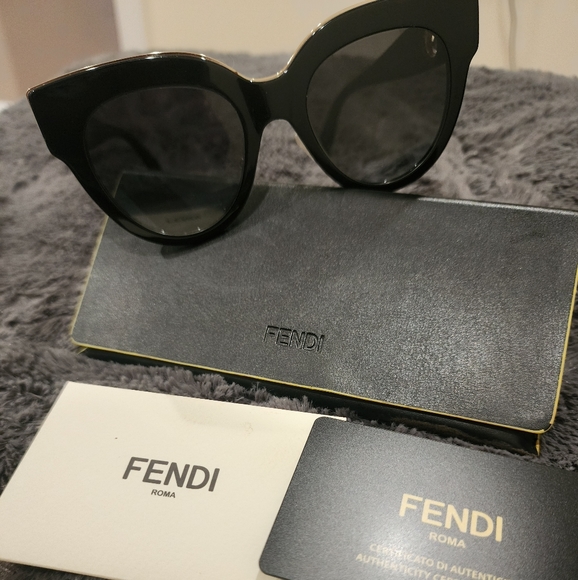 Authentic Fendi sunglasses - Picture 1 of 7